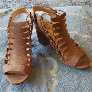 Vince Camuto Sz.10 Tan Suede Block Heel Sandal